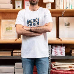 Merci- T-shirt Unisexe - Gris Clair 6 Merci- T-shirt Unisexe - Gris Clair -Mode Vêtements Magasin 10062022 MERCI 10 PACKSHOT 081 MMgrisclair