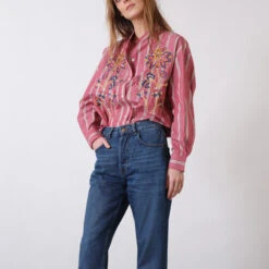 V De Vinster - Blouse Rayée à Fleurs Billie - Rose -Mode Vêtements Magasin 2 28dffbb7 07dd 4e62 868b 1d8bd6030b6a