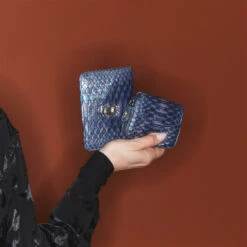 Claris Virot - Portefeuille Alex - Bleu 7 Claris Virot - Portefeuille Alex - Bleu -Mode Vêtements Magasin 3 78be58c5 9c2d 4789 8a1f dfaa93c569ab