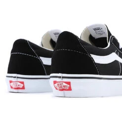 Vans - Sk-8 Low - Noir -Mode Vêtements Magasin 3 a8d977b6 7d94 4d78 8a3a 11f20a4afde3
