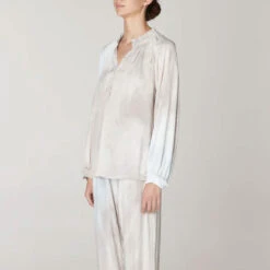 Raquel Allegra - Blouse Sabine - Bleu 8 Raquel Allegra - Blouse Sabine - Bleu -Mode Vêtements Magasin BLOUSE 6984bb07 cca3 4888 8e57 3594d46b930f