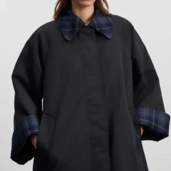 Skall Studio - Manteau Gaby - Bleu 10 Skall Studio - Manteau Gaby - Bleu -Mode Vêtements Magasin GABY 2