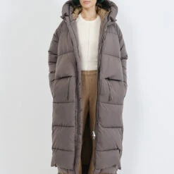 Embassy Of Bricks And Logs - Doudoune Lourdes - Marron