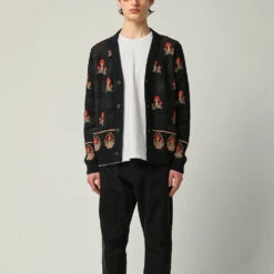 Corridor - Cardigan Mushroom - Noir