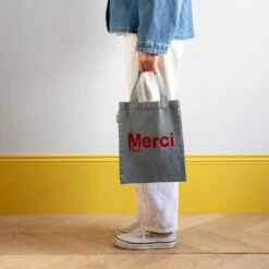 Merci - Tote Bag En Coton - Bleu Rouge -Mode Vêtements Magasin MERCI packshots 270623 0574