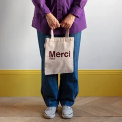 Merci - Tote Bag En Coton - Crème & Bordeaux -Mode Vêtements Magasin MERCI packshots 270623 0899