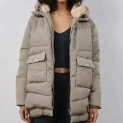 Embassy Of Bricks And Logs - Doudoune Lyndon - Vert