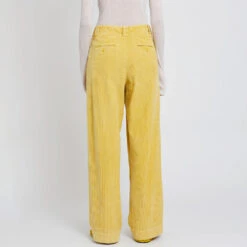 Laurence Bras - Pantalon En Velours Cloche - Jaune 11 Laurence Bras - Pantalon En Velours Cloche - Jaune -Mode Vêtements Magasin PANTALON CLOCHE 4