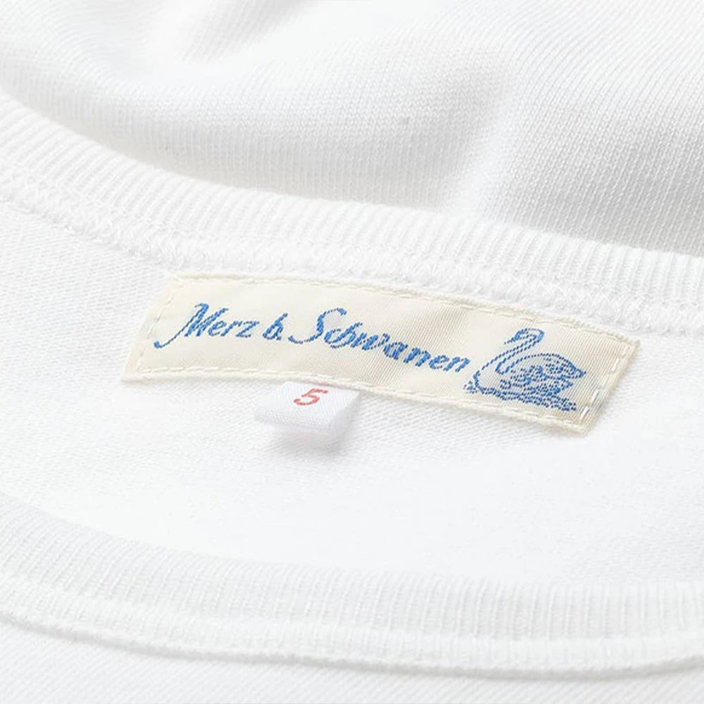 Merz B. Schwanen - T-Shirt Classic Fit 1950 Long - Blanc 5 Merz B. Schwanen - T-Shirt Classic Fit 1950 Long - Blanc – Image 3