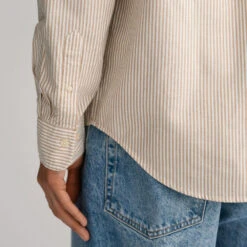 GANT - Chemise à Rayures Banker - Marron 14 GANT - Chemise à Rayures Banker - Marron -Mode Vêtements Magasin chemise14 2bf0a699 633d 45e1 aab7 d838315bbe12