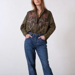 V De Vinster - Blouse Rayée à Fleurs Billie - Kaki -Mode Vêtements Magasin kaki3 ac00dafe 7b13 4967 8cb6 6142c9e850de