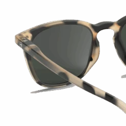 Izipizi - Lunettes Sun #E - Light Tortoise -Mode Vêtements Magasin light tortoise1 2d937339 83af 4b0d 95b7 cddfae116f41