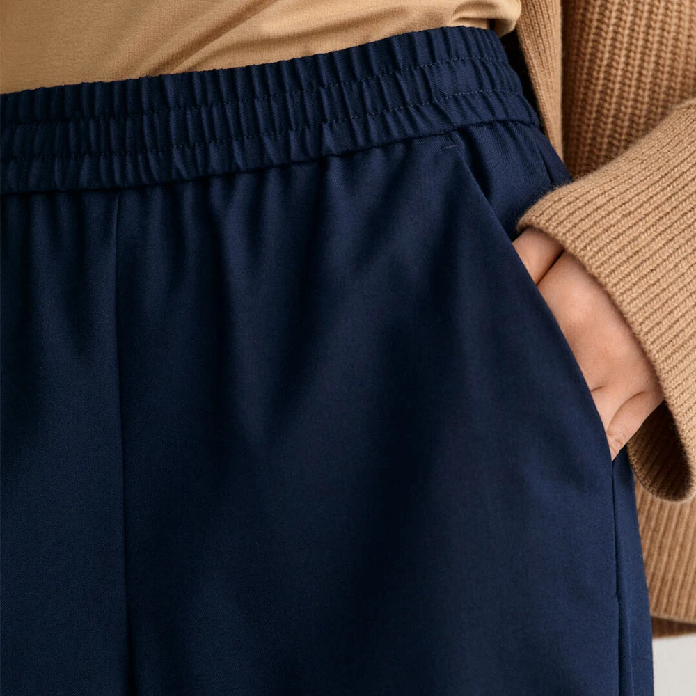 GANT - Pantalon Pull On Relaxed - Marine 6 GANT - Pantalon Pull On Relaxed - Marine – Image 4