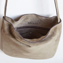 Merci - Sac En Daim - Oceania -Mode Vêtements Magasin sac daim grand inside face e6928ba7 a365 449e 8fca 1996ca0b730f