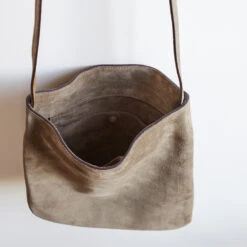 Merci - Sac En Daim - Oceania -Mode Vêtements Magasin sac daim middle inside dos 7e38dad4 f9fe 48d9 b9e4 b34c6f375d8f