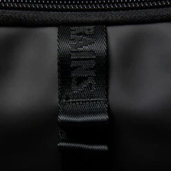 Rains - Sac à Dos Trail Cargo - Noir -Mode Vêtements Magasin sac7 be9e2836 386e 438a bb41 07bddf6b8bb1