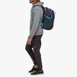 Patagonia - Sac à Dos Refugio 30L - Pitch Blue 16 Patagonia - Sac à Dos Refugio 30L - Pitch Blue -Mode Vêtements Magasin sacdos4