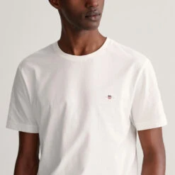 GANT - T-shirt Regular Fit - Blanc -Mode Vêtements Magasin tee1 9c6f7fad 7eb2 46be 89a6 c1f847e520f6