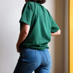 Merci- T-shirt Unisexe - Vert Forêt 7 Merci- T-shirt Unisexe - Vert Forêt -Mode Vêtements Magasin tshirt vert fonce merci paris dos